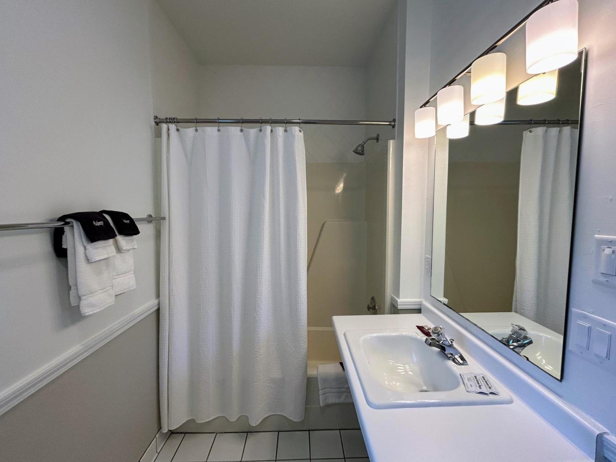Main Street Motel Фиш Крийк Екстериор снимка