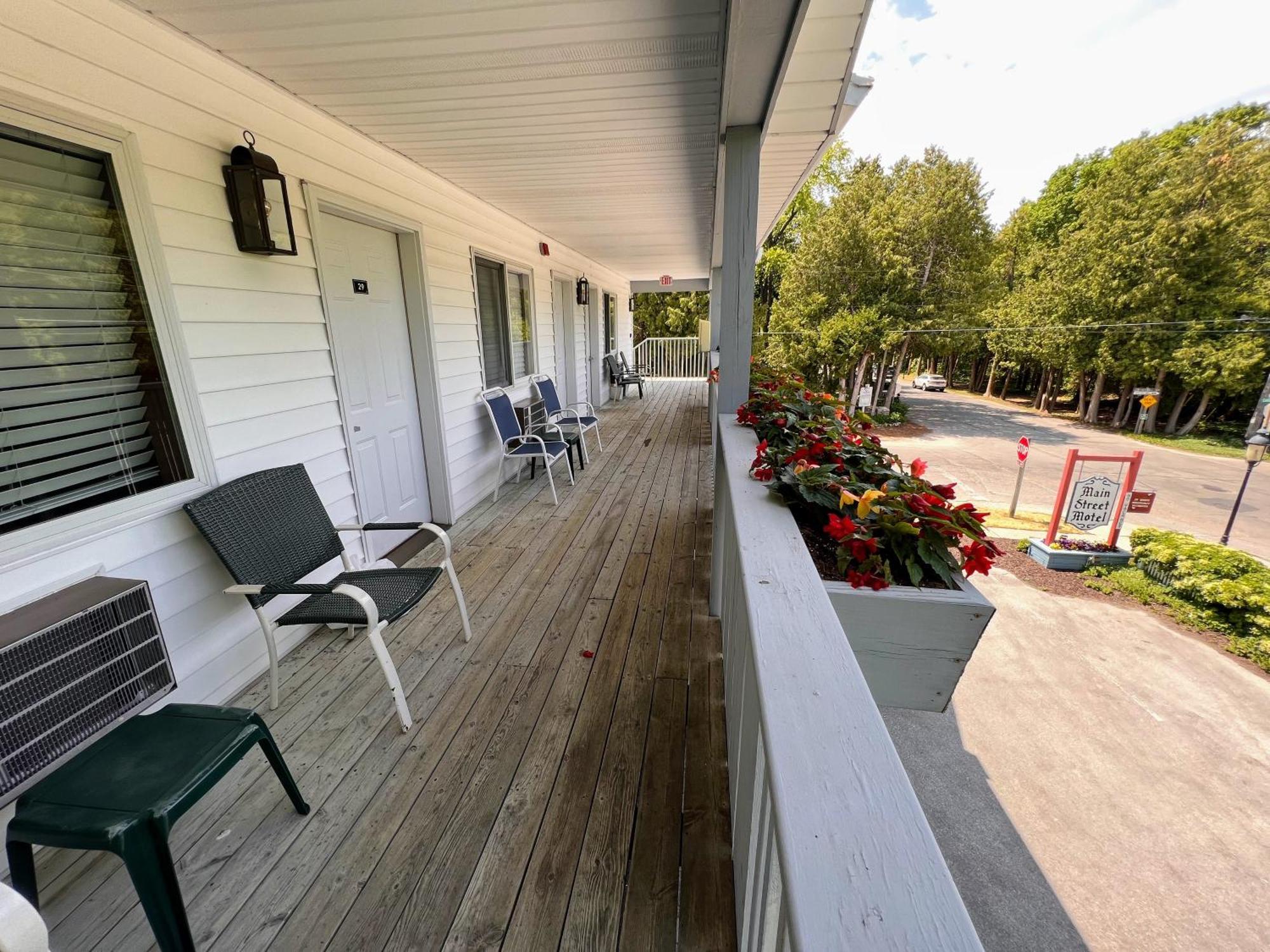 Main Street Motel Фиш Крийк Екстериор снимка