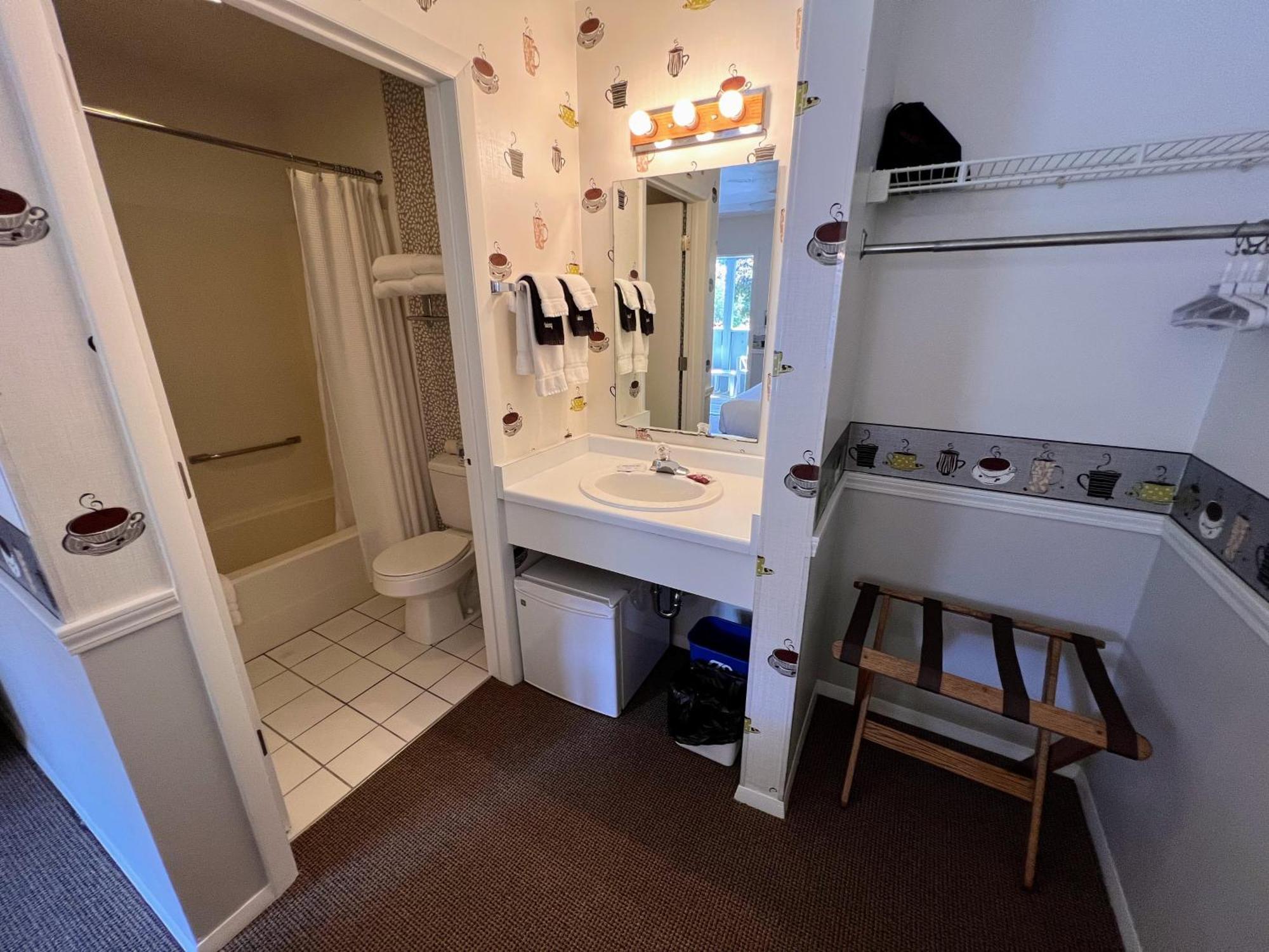 Main Street Motel Фиш Крийк Екстериор снимка