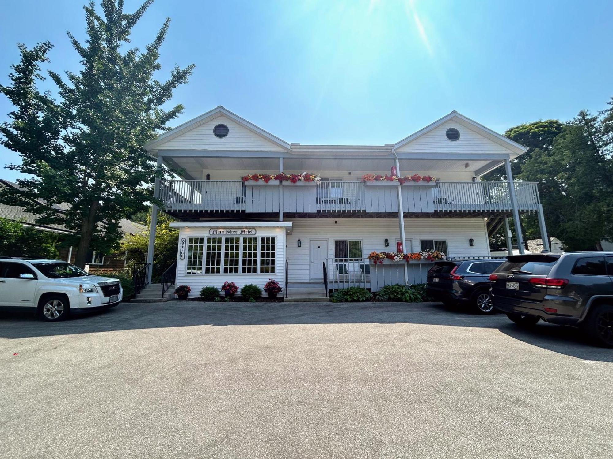 Main Street Motel Фиш Крийк Екстериор снимка